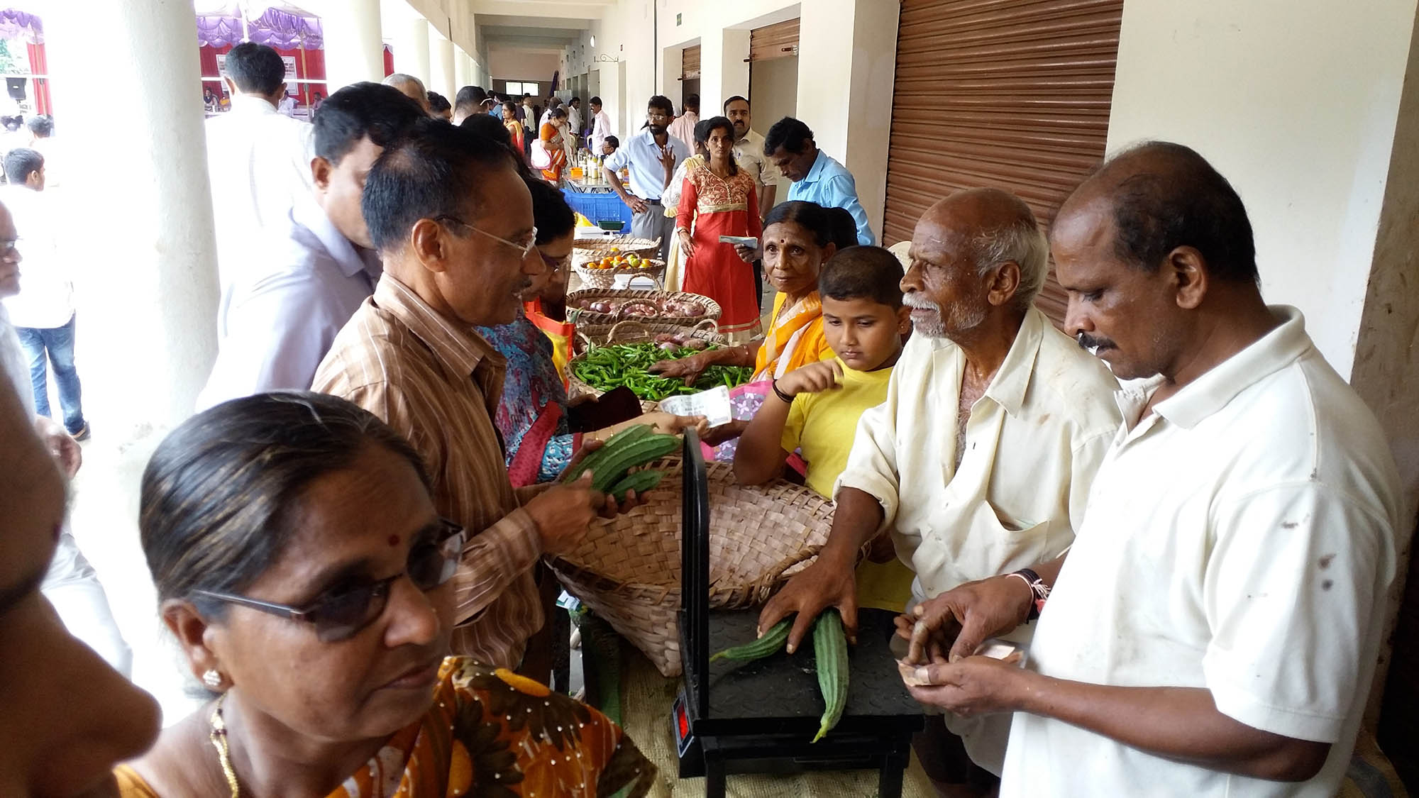 ಉಡುಪಿ: ಪ್ರಪ್ರಥಮ ಸಾವಯವ ಸಂತೆಗೆ ಜನರ ಲಗ್ಗೆ; ಎರಡು ಟನ್ ತರಕಾರಿ ಎರಡು ಗಂಟೆಯಲ್ಲಿ ಮಾರಾಟ